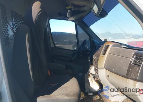 2015 Mercedes-Benz Sprinter 2500 High Roof z USA, uszkodzony, nr VIN WD3PE8DC3FP145675